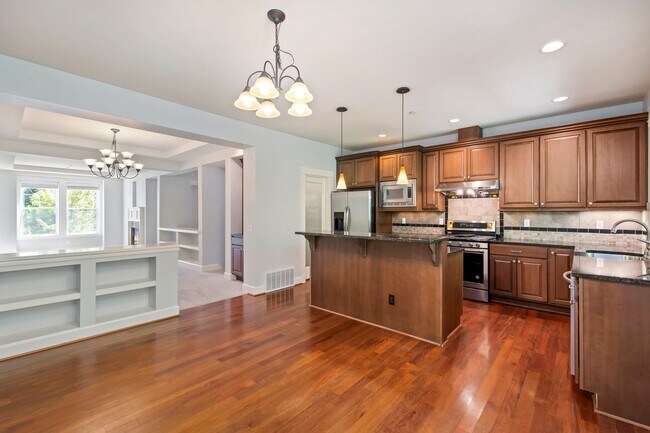2016 NW Talus Dr in Issaquah, WA - Building Photo - Building Photo