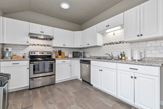 509 N Lawe St, Unit A in Appleton, WI - Building Photo - Building Photo