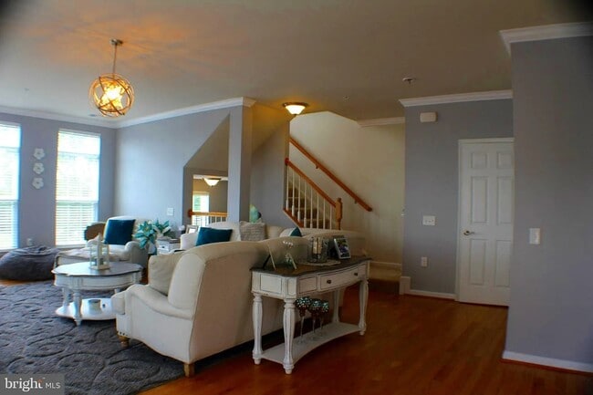 43481 Town Gate Sq in Chantilly, VA - Building Photo - Building Photo