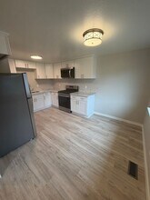 2840 Railroad St SE in Albany, OR - Building Photo - Building Photo