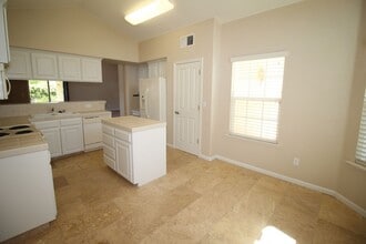 10793 N Tea Party Ln in Fresno, CA - Building Photo - Building Photo