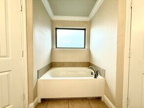 806 E 98th St in Odessa, TX - Building Photo - Building Photo