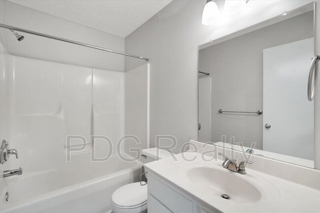 12034 Morningside Dr in Shepherdsville, KY - Building Photo - Building Photo