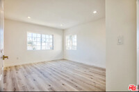 160 N Edgemont St in Los Angeles, CA - Building Photo - Building Photo