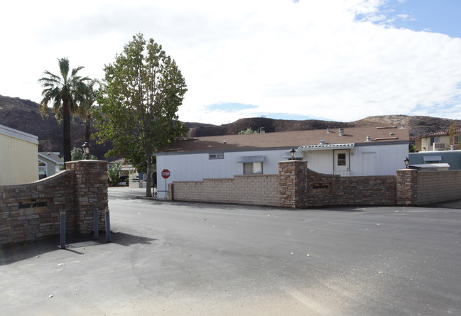 Tradewinds Mobilehome Park in Simi Valley, CA - Building Photo - Building Photo