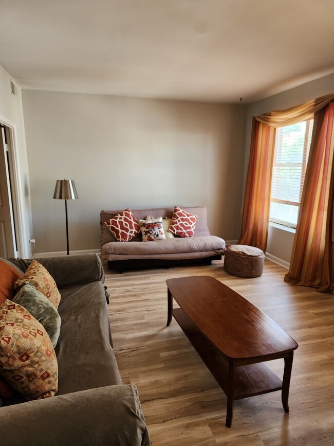 1737 P St NW, Unit 402 in Washington, DC - Foto de edificio - Building Photo