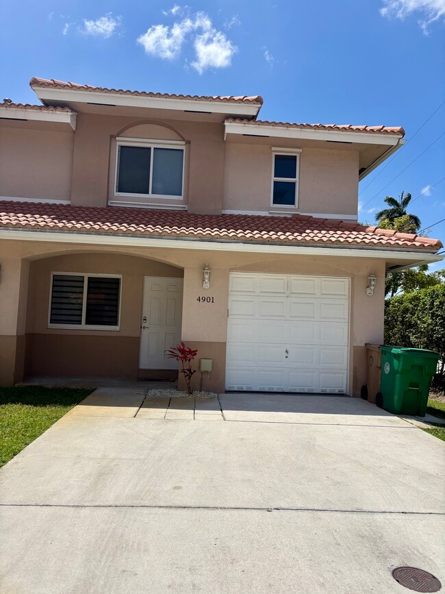 property at 4901 Palm Garden Ln