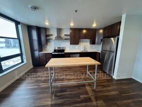 208 E Greenfield Ln in Bismarck, ND - Building Photo - Building Photo