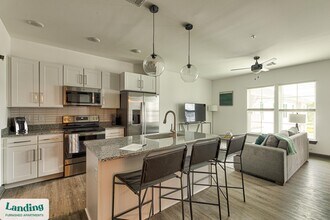 147 Laurenco Loop in Myrtle Beach, SC - Foto de edificio - Building Photo