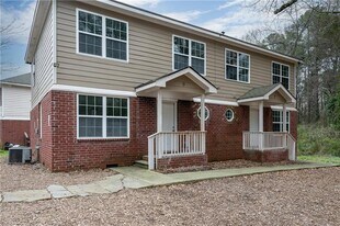501 Pine Park St in Monroe, GA - Building Photo