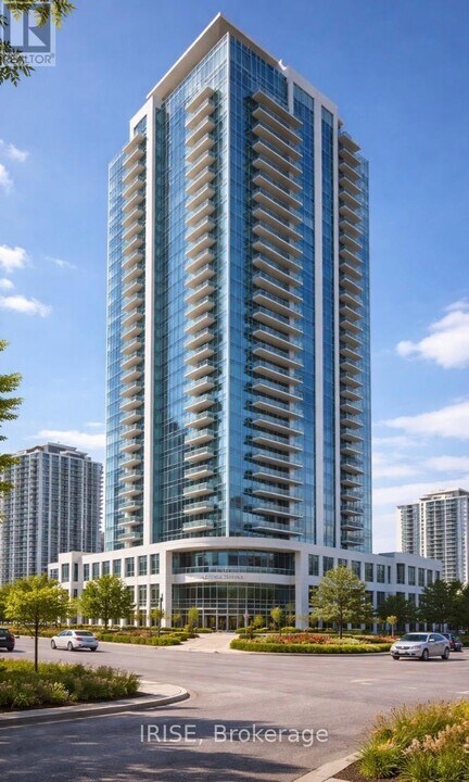 349 Rathburn Rd W in Mississauga, ON - Building Photo