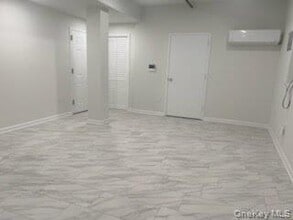 94 4th Ave in Bay Shore, NY - Building Photo - Building Photo