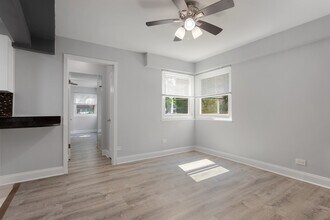 7710 N Sheridan Rd in Chicago, IL - Building Photo - Building Photo