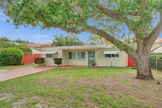 4928 SW 24th Ave in Fort Lauderdale, FL - Building Photo - Building Photo