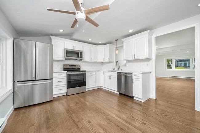 11 1/2 Bethel St