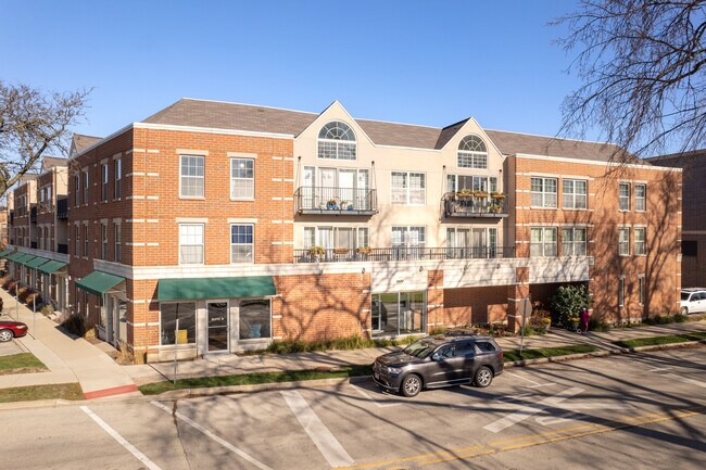 Dewes Court in Glenview, IL - Foto de edificio - Building Photo