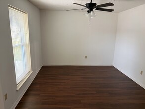 10423 Huntington View Dr in Houston, TX - Building Photo - Building Photo