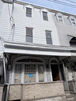 307 W Centre St in Shenandoah, PA - Building Photo