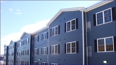 Pleasantview Apartments in Bridgeport, CT - Building Photo - Building Photo