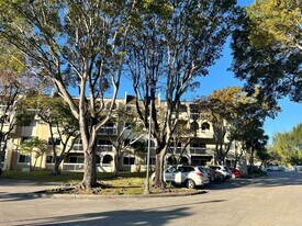 8103 Camino Real in Miami, FL - Building Photo