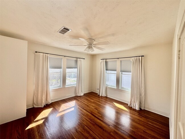 2406 Elmen St in Houston, TX - Building Photo - Building Photo