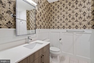 145 Riverhaven Dr, Unit 129 in Oxon Hill, MD - Building Photo - Building Photo