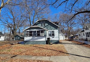 1938 Clinton St in Muskegon, MI - Building Photo