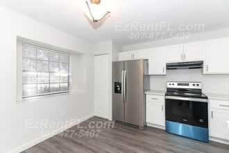 5249 Champagne Cir in Orlando, FL - Building Photo - Building Photo