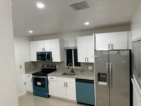6100 SW 35th St in Miramar, FL - Building Photo