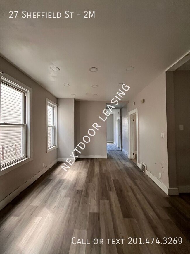 27 Sheffield St in Jersey City, NJ - Foto de edificio - Building Photo