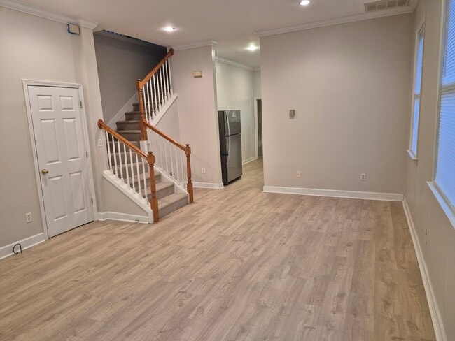 584 Seminole Ave NE, Unit A in Atlanta, GA - Building Photo - Building Photo