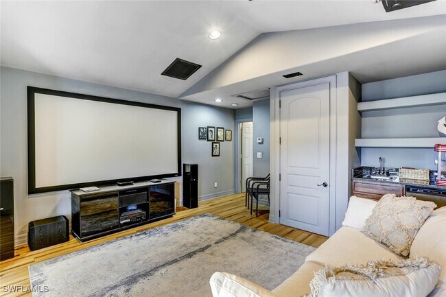 10262 Vanderbilt Dr in Naples, FL - Building Photo - Building Photo