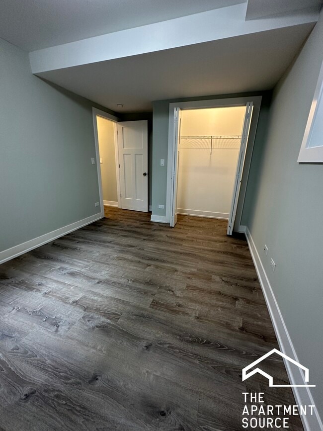 918 Crain St, Unit GDN West in Evanston, IL - Building Photo - Building Photo