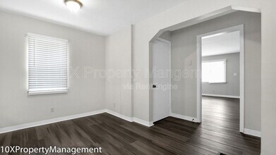 2909 Sullivant Ave in Columbus, OH - Building Photo - Building Photo