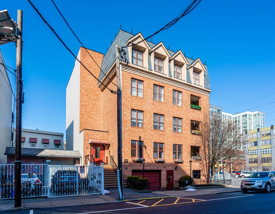 624 Monroe St in Hoboken, NJ - Building Photo