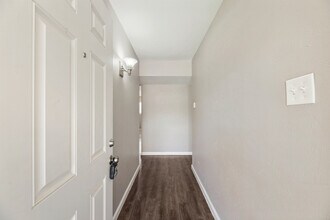 17615 Autumn Hills Dr in Houston, TX - Building Photo - Building Photo