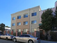 Las Bougainvilleas in Oakland, CA - Foto de edificio - Building Photo