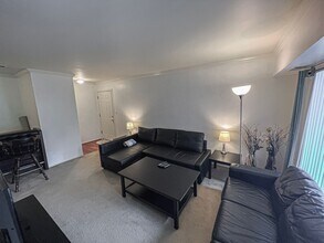 8465 Crozier Ct in Manassas, VA - Building Photo - Building Photo