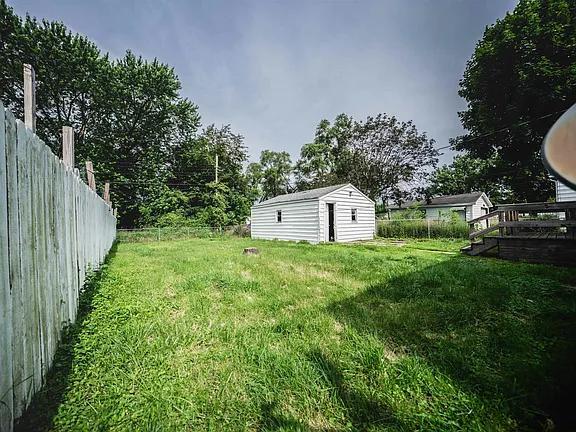 221 S Kenmore St in South Bend, IN - Foto de edificio - Building Photo