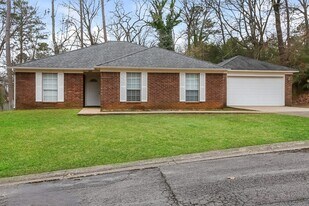 2009 Cedarhurst Dr in Benton, AR - Building Photo