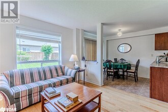 116 Empire Dr in Barrie, ON - Building Photo - Building Photo
