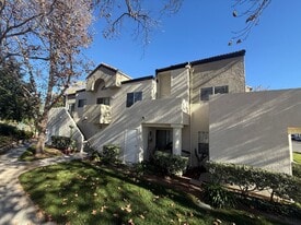 24401 Valle Del Oro in Santa Clarita, CA - Building Photo