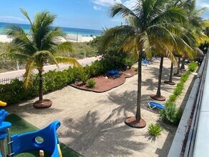 6039 Collins Ave in Miami Beach, FL - Building Photo - Building Photo