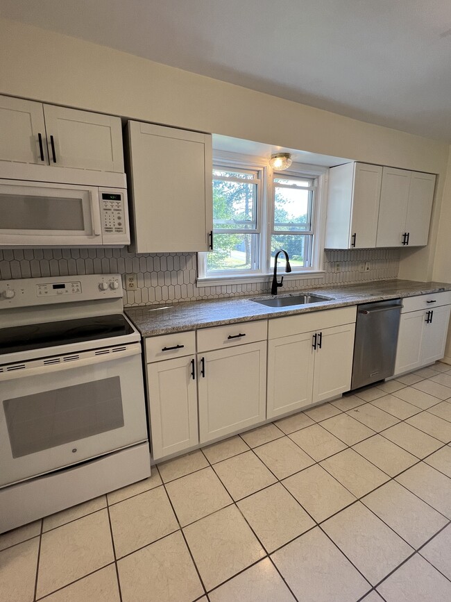 3 Fedorko Ln, Unit 1