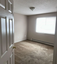 954 Boston Way-Unit -1 in Coralville, IA - Building Photo - Building Photo