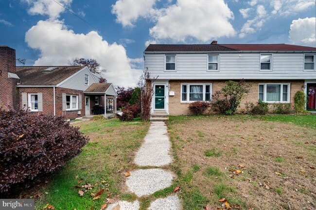 property at 117 E Broad St