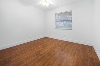 15805 W Waterside Cir in Sunrise, FL - Building Photo - Building Photo