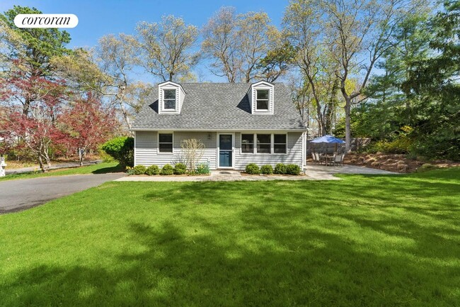15 Shell Rd in Hampton Bays, NY - Building Photo - Building Photo
