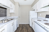 CrescentWood Apartments in Clute, TX - Building Photo - Building Photo