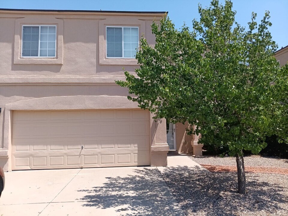 2100 Sea Breeze St NW in Albuquerque, NM - Building Photo